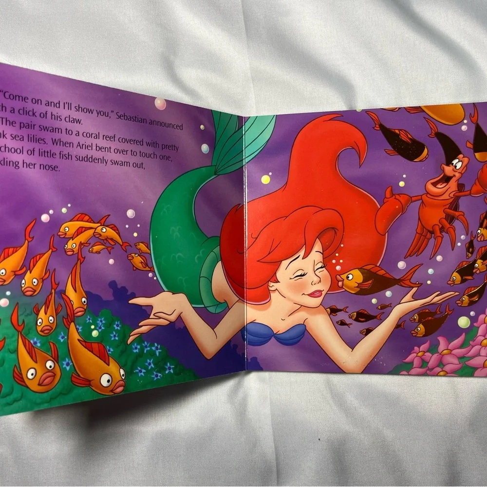 Vintage 1997 Disney Little Mermaid Ariel’s Glittering Sea Board Book‎ Rare